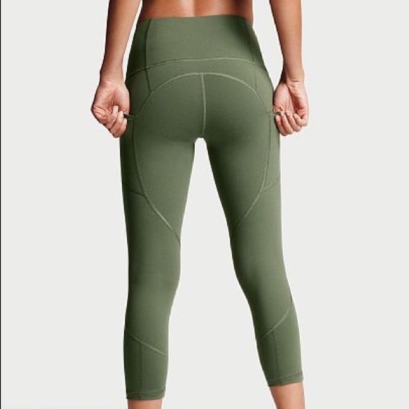 Victorias Secret Capri Leggings